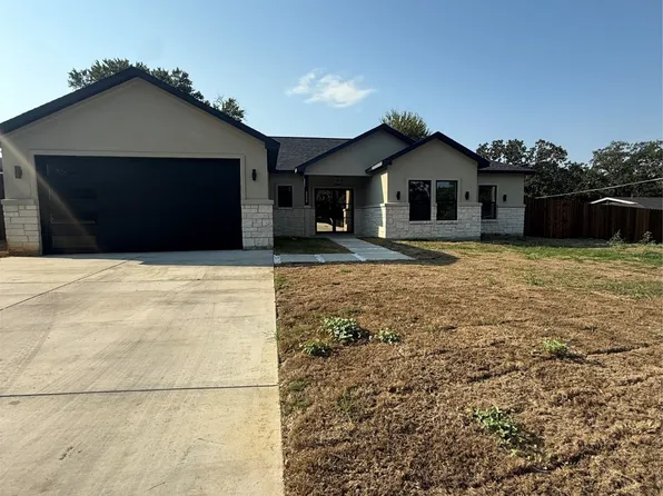 3000 Hunting Dr, Fort Worth, TX 76119