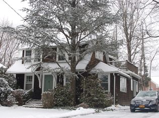 27 Poillon Dr, Chappaqua, NY 10514