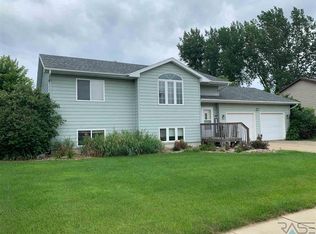 950 E Kevin Dr, Tea, SD 57064