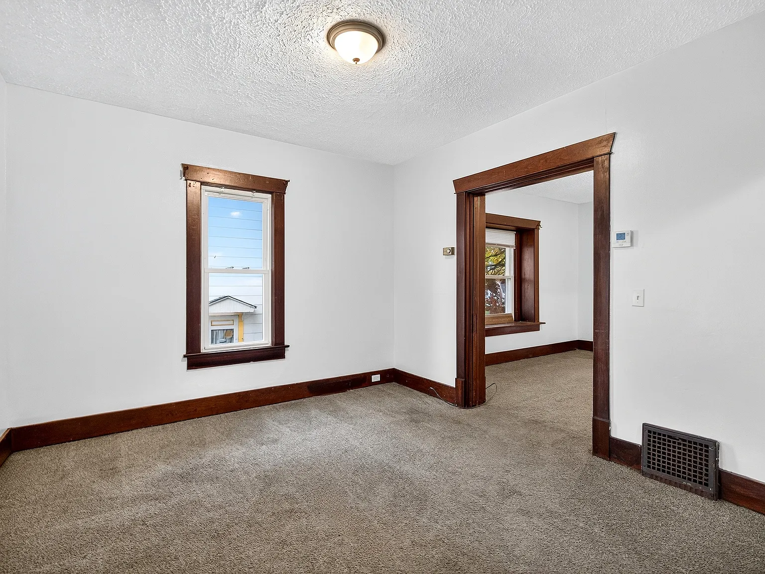 3 bed, 1.5 bath, 1175 sqft, $1,100 — Photo 3