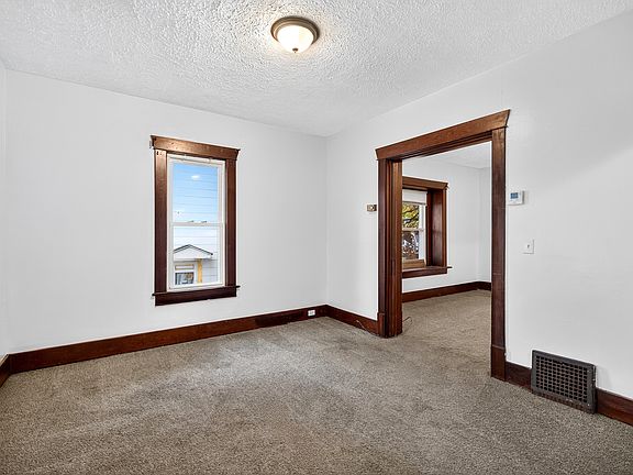 3rd image of 2128 6th St SW