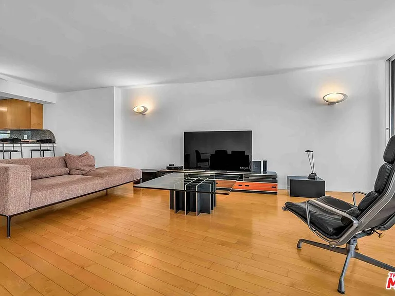 4316 Marina City Dr #1033 — Photo 5