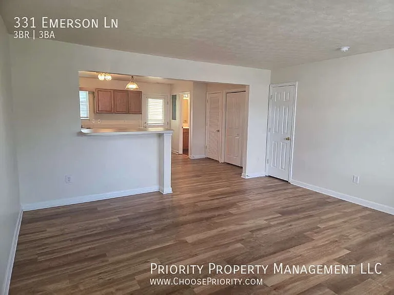 331 Emerson Ln — Photo 4