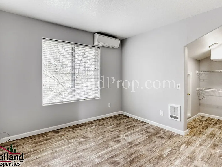 123 NE 75th Ave — Photo 10