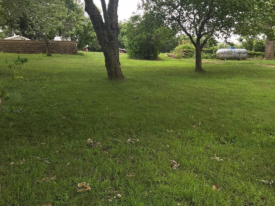 2nd image of 1037 Lakeshore Dr