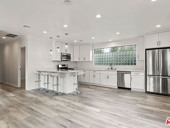5th image of 514 Ocean Park Blvd APT 3