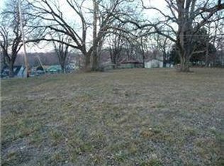 718 NE 39th Ter, Kansas City, MO 64116