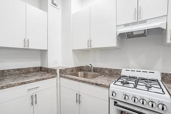 Rented by Kole Group | media 18