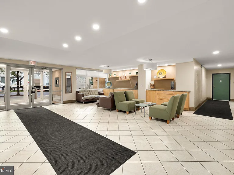 2401 H St NW #209 — Photo 3