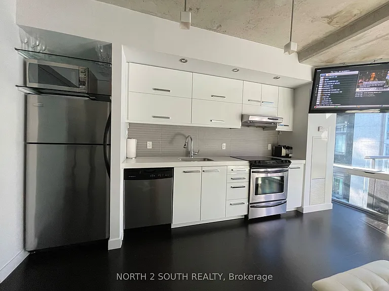 55 Stewart St #524 — Photo 6