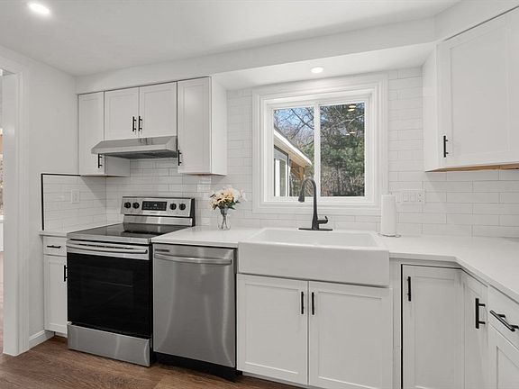 5th image of 855 S Main St Unit 855