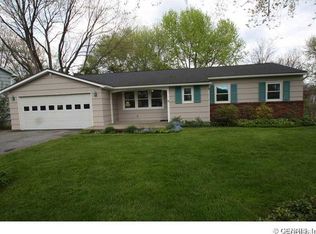 16 Cross Bow Dr, Rochester, NY 14624