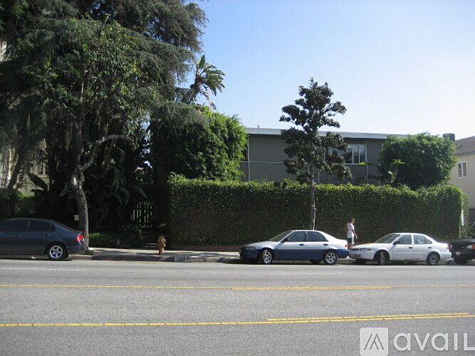 1st image of 1350 N Crescent Heights Blvd APT 4