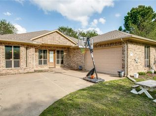 2 Winding Creek Ct, Trophy Club, TX 76262