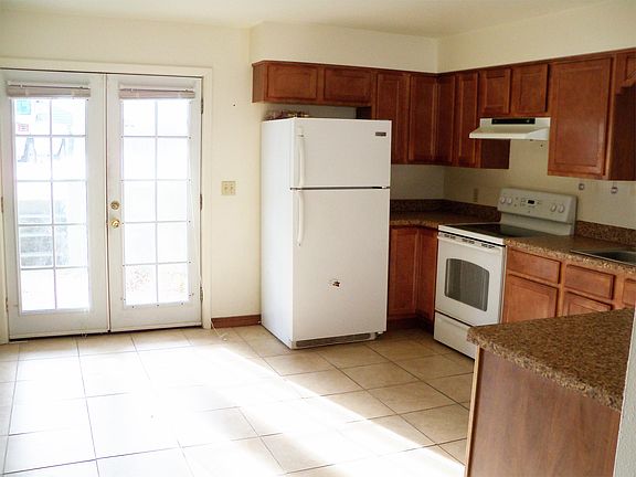 5th image of 1022 Howard Ave APT 1