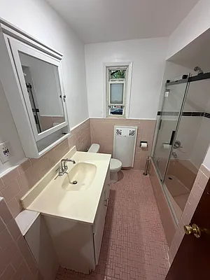 Bathroom, photo 1