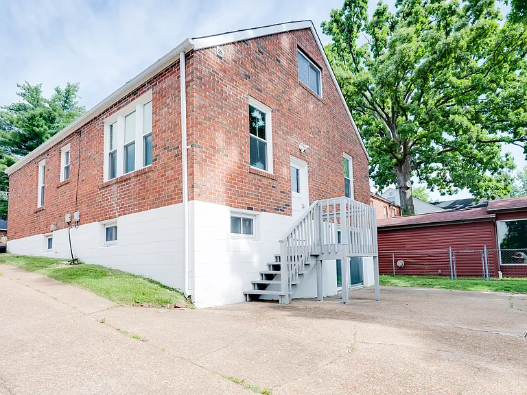 1830 Oconnell Ave — Photo 2