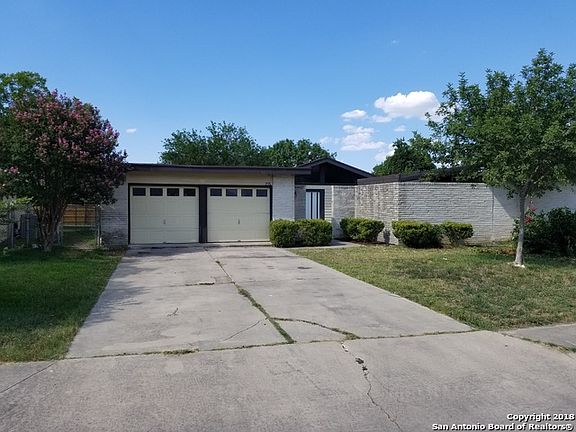2nd image of 215 Meadow Path Dr