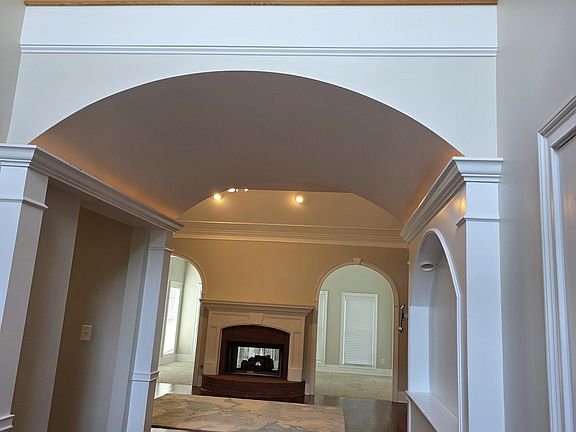 3rd image of 165 Tara Blvd