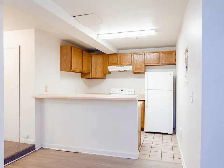 University Hill Apartments — Photo 21