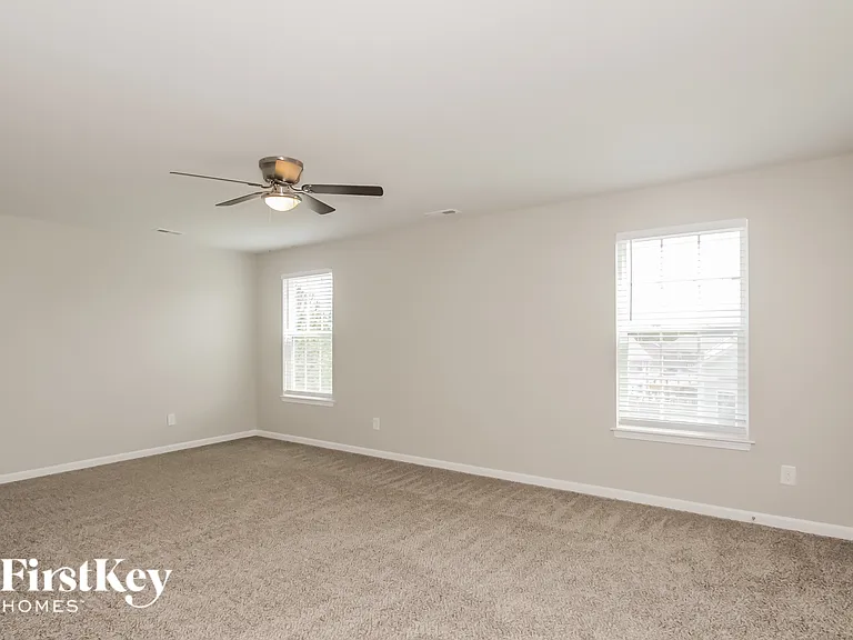 3010 Robusta Ct — Photo 9