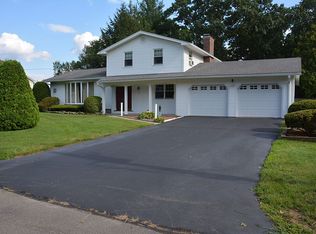 60 Zephyr Dr, Westfield, MA 01085