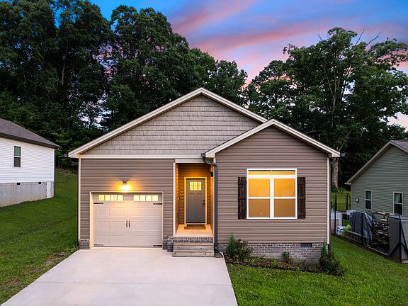 3rd image of 1610 Southern Heights Cir SE