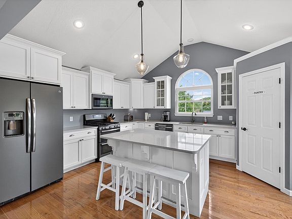 3rd image of 4589 S Hummingbird Ct