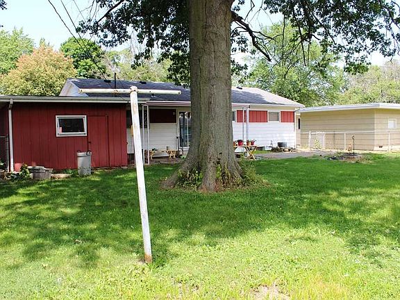 2nd image of 610 33rd Ave