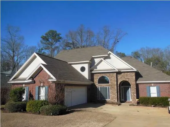 914 Silver Creek Cir, Prattville, AL 36067