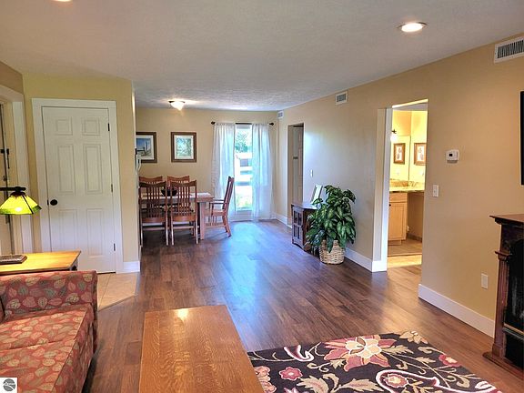 2nd image of 5538 Golfview Ct
