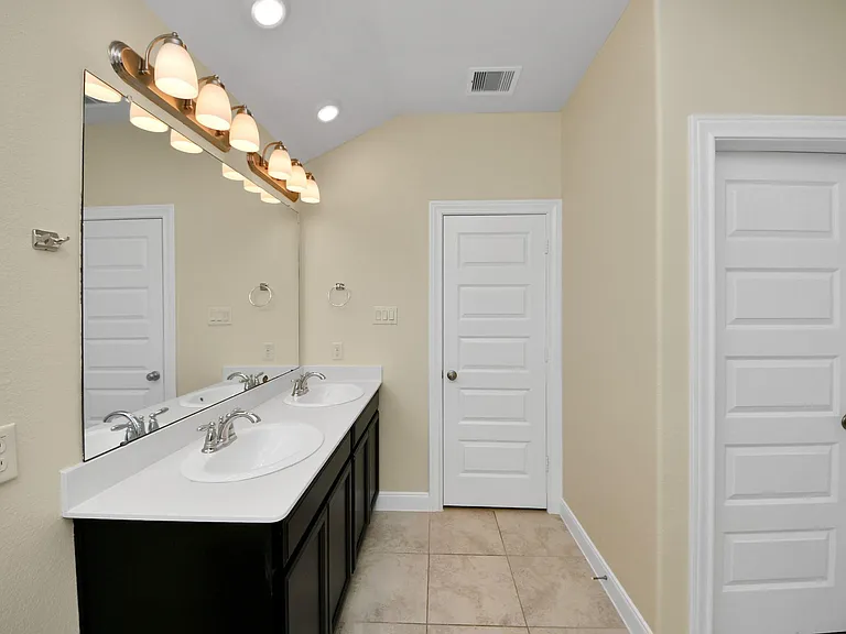 24654 Greenwood Bay Dr — Photo 16