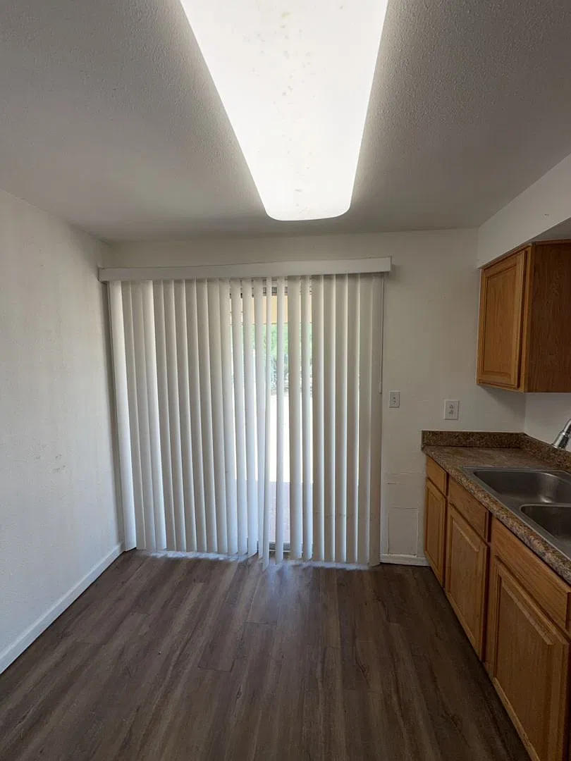 Winchester Rd 110 — Photo 3