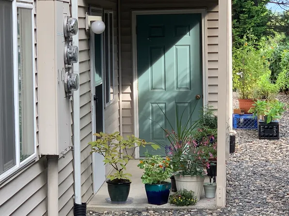 1720 NE 112th St #8, Vancouver, WA 98686