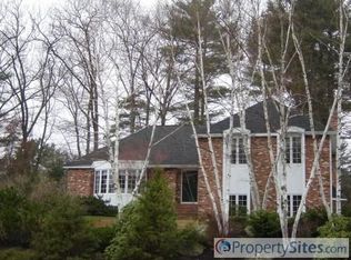 6 Stowecroft Dr, Hampton, NH 03842