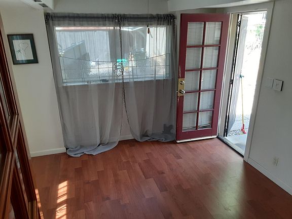 4th image of 887 Pacific St