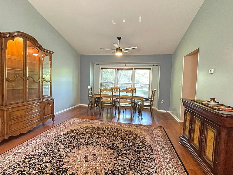 16 Jenny Ln — Photo 5