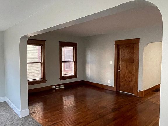 5th image of 80 N Park Ave