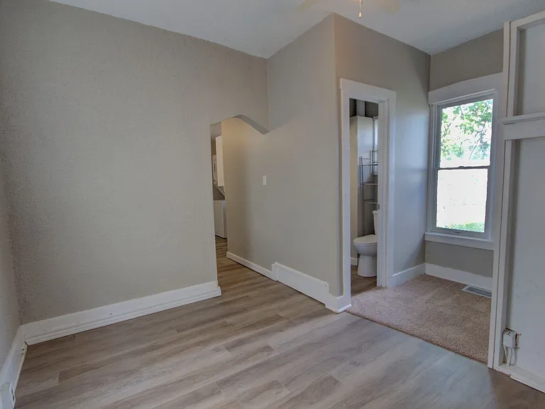 1607 W 2nd St — Photo 5