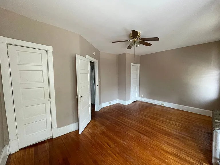 2322 Penn St — Photo 17