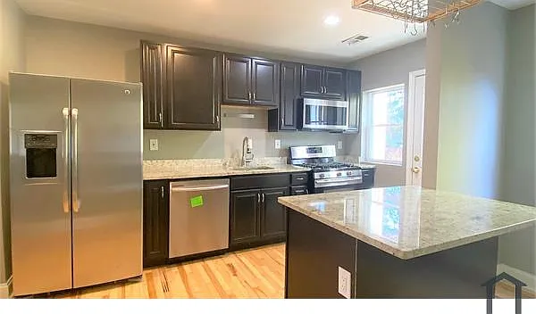2925 Liberty Pkwy — Photo 5