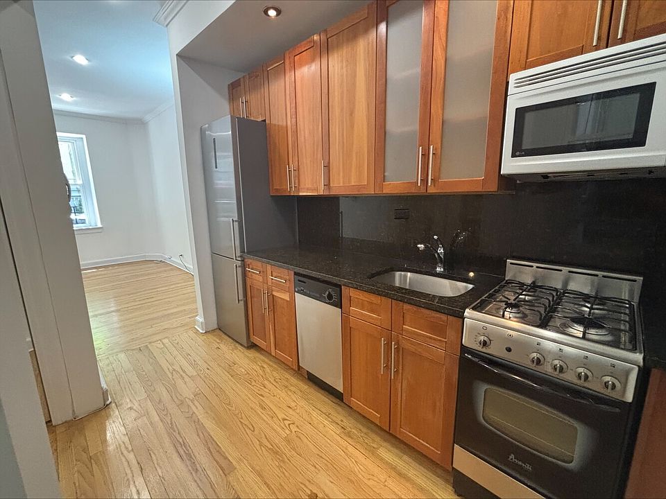 1st image of 227 E 66th St #402