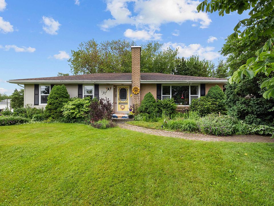 1st image of 3 Pamwayne Dr