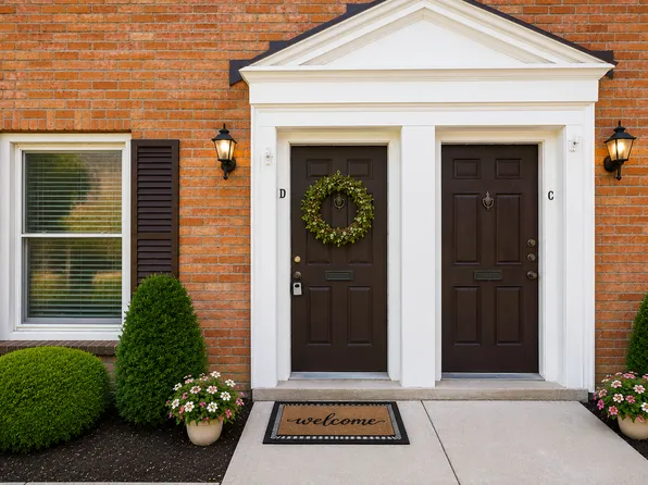 943 Manor Ln, Columbus, OH 43221