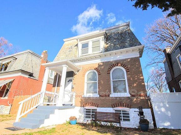 2nd image of 825 Bates St