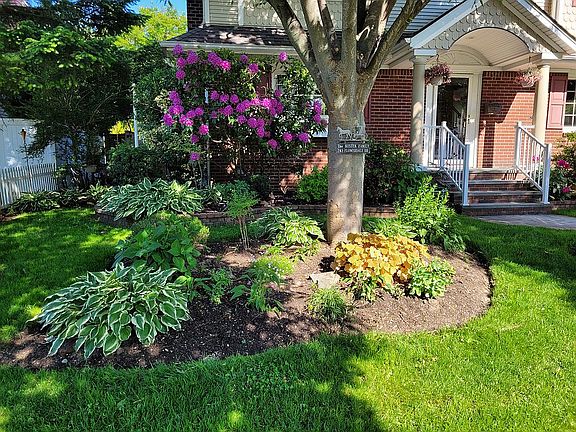 4th image of 743 Flowerdale Dr