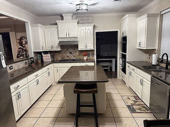 2nd image of 3570 Heights Ave