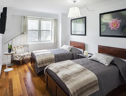 Sold by Stribling | media 18