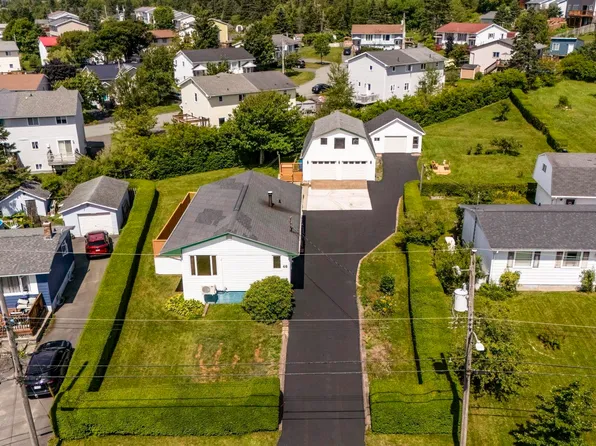 46 Himmelman Dr, Eastern Passage, NS B3G 1H8