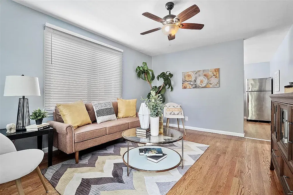 2 bed, 990 sqft, $1,750 — Photo 4